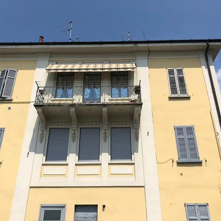 Sparkling Art Apartment Como